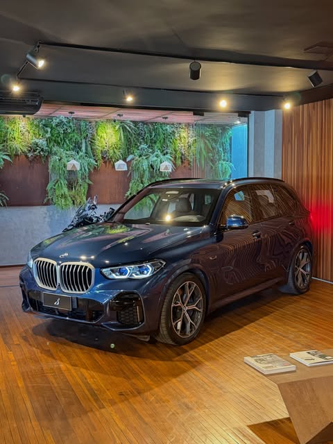 BMW X5 XDRIVE 45E - Imagem 16