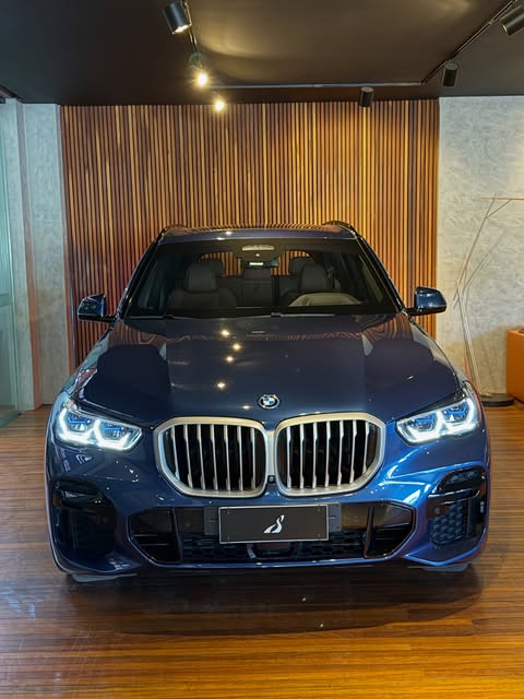BMW X5 XDRIVE 45E - Imagem 3