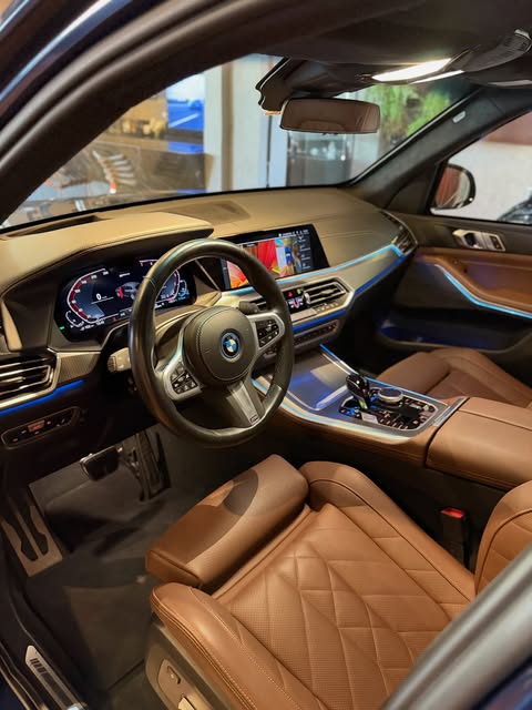 BMW X5 XDRIVE 45E - Imagem 10