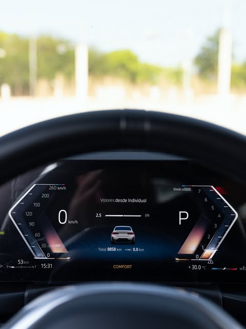 BMW 320I M SPORT - Imagem 11