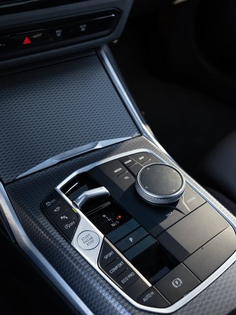 BMW 320I M SPORT - Imagem 13
