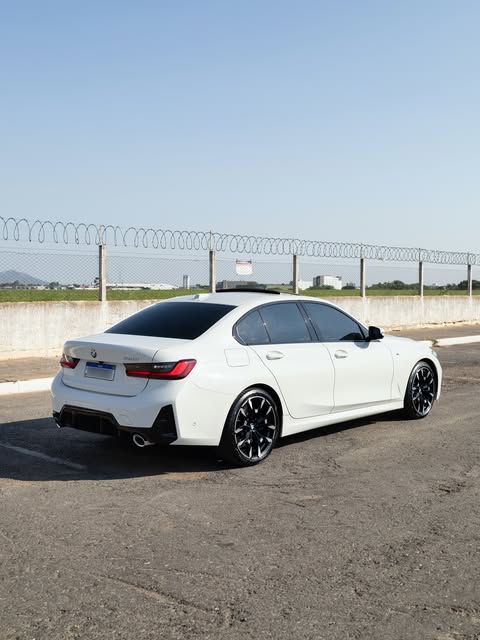 BMW 320I M SPORT - Imagem 9
