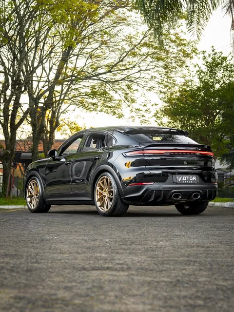 PORSCHE CAYENNE TURBO GT COUPÉ - Imagem 4
