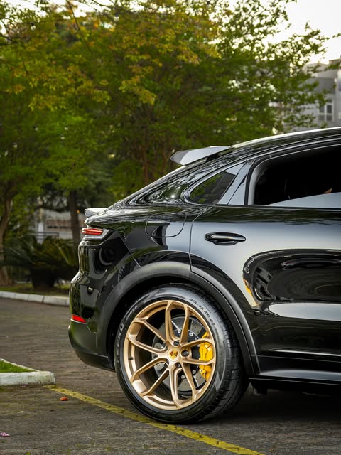 PORSCHE CAYENNE TURBO GT COUPÉ - Imagem 6
