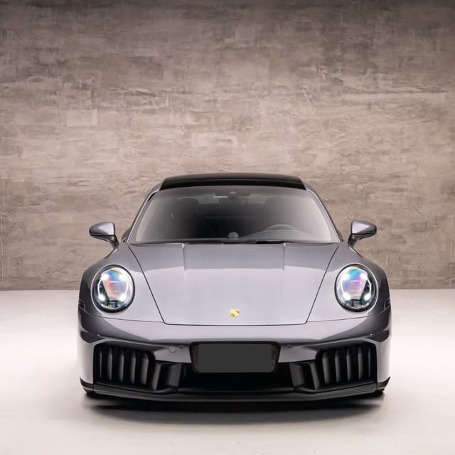 PORSCHE 911 CARRERA GTS T-HYBRID - Imagem 2