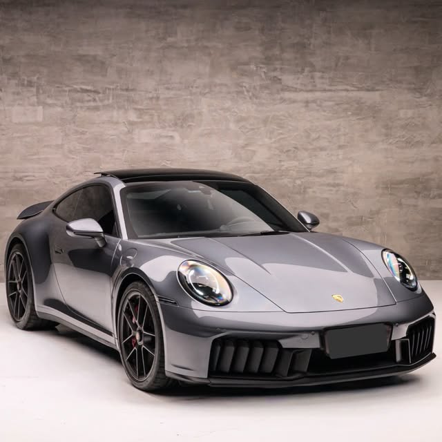 PORSCHE 911 CARRERA GTS T-HYBRID - Imagem 3