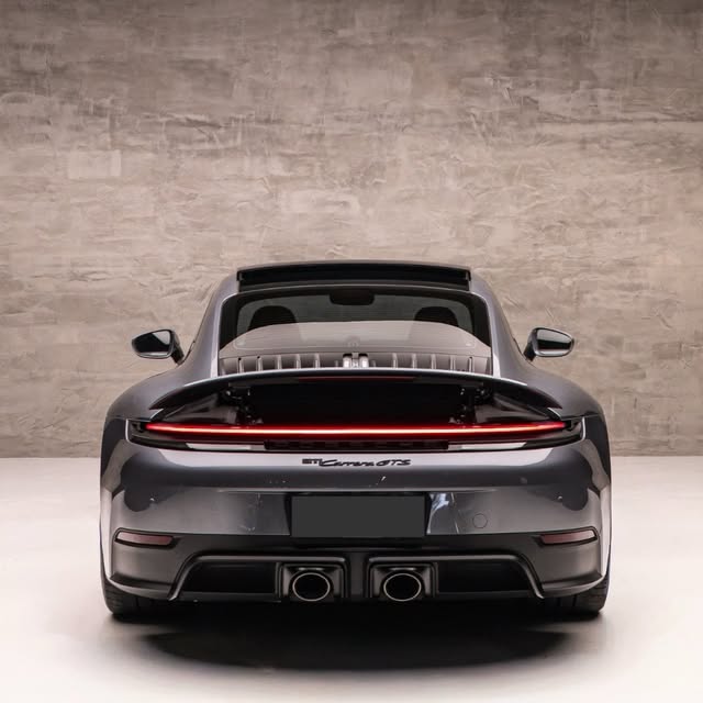 PORSCHE 911 CARRERA GTS T-HYBRID - Imagem 5