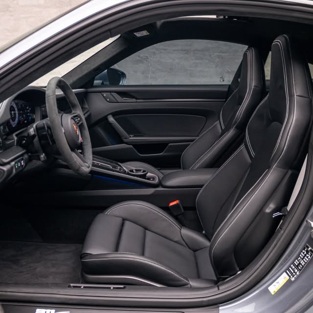 PORSCHE 911 CARRERA GTS T-HYBRID - Imagem 7
