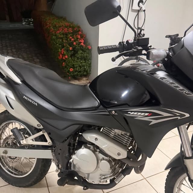 HONDA NX 4 FALCON - Imagem 3