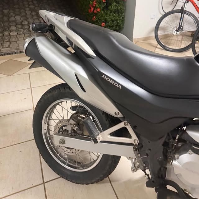 HONDA NX 4 FALCON - Imagem 4