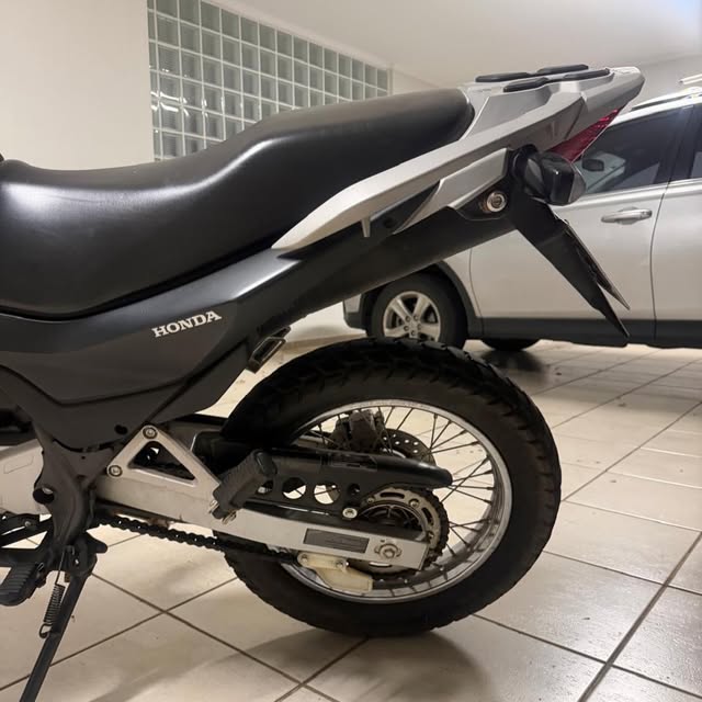 HONDA NX 4 FALCON - Imagem 6