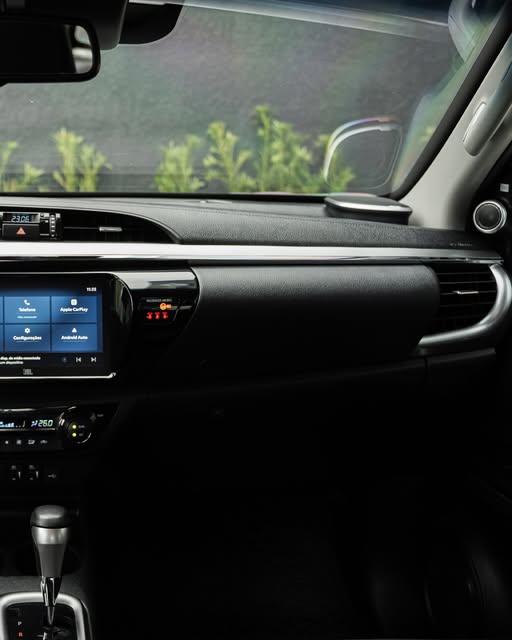 TOYOTA HILUX - Imagem 6