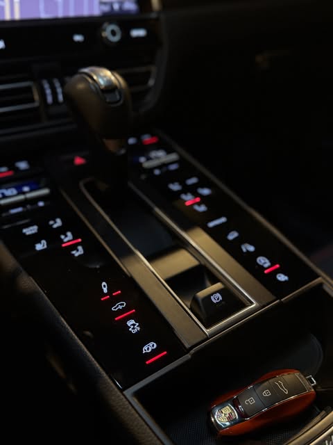 PORSCHE MACAN GTS - Imagem 14