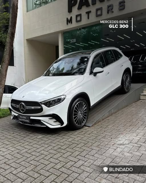 MERCEDES-BENZ GLC 300 AMG LINE - Imagem 1