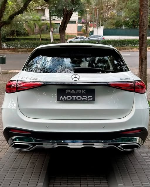 MERCEDES-BENZ GLC 300 AMG LINE - Imagem 6