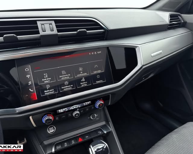 AUDI Q3 SPORTBACK PERFORMANCE BLACK S-LINE - Imagem 7