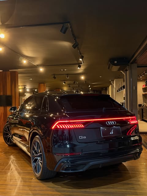 AUDI Q8 QUATTRO PERFORMANCE BLACK S-LINE - Imagem 3