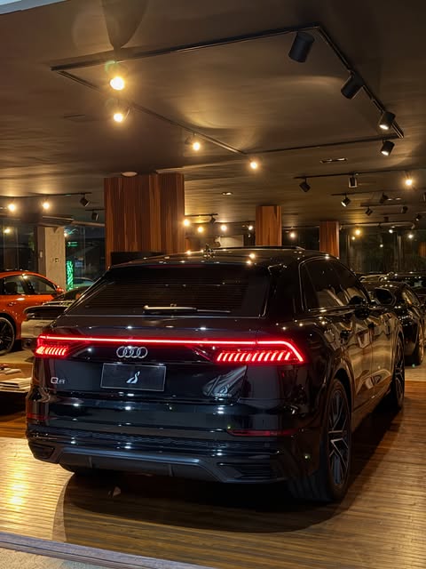 AUDI Q8 QUATTRO PERFORMANCE BLACK S-LINE - Imagem 4