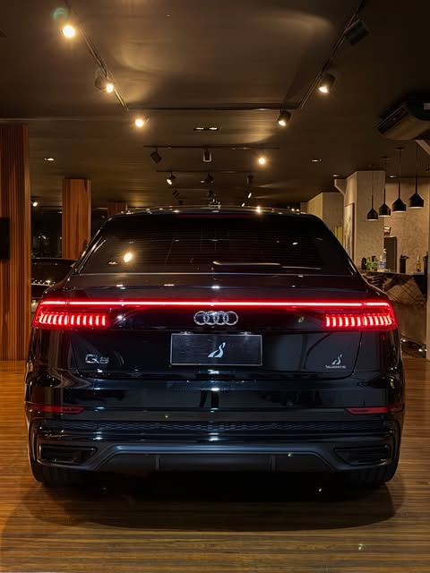 AUDI Q8 QUATTRO PERFORMANCE BLACK S-LINE - Imagem 5