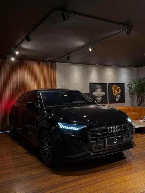 AUDI Q8 QUATTRO PERFORMANCE BLACK S-LINE - Imagem 6