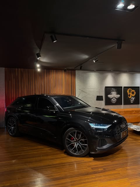 AUDI Q8 QUATTRO PERFORMANCE BLACK S-LINE - Imagem 9