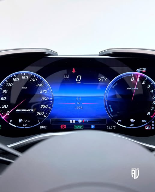 MERCEDES-BENZ SL 63 AMG E-PERFORMANCE - Imagem 12