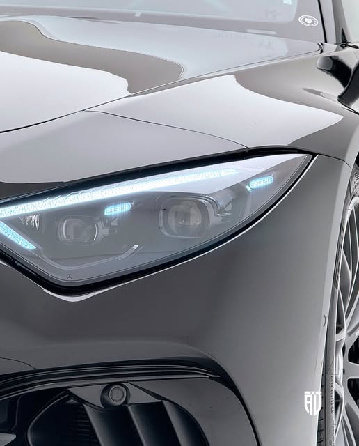 MERCEDES-BENZ SL 63 AMG E-PERFORMANCE - Imagem 4