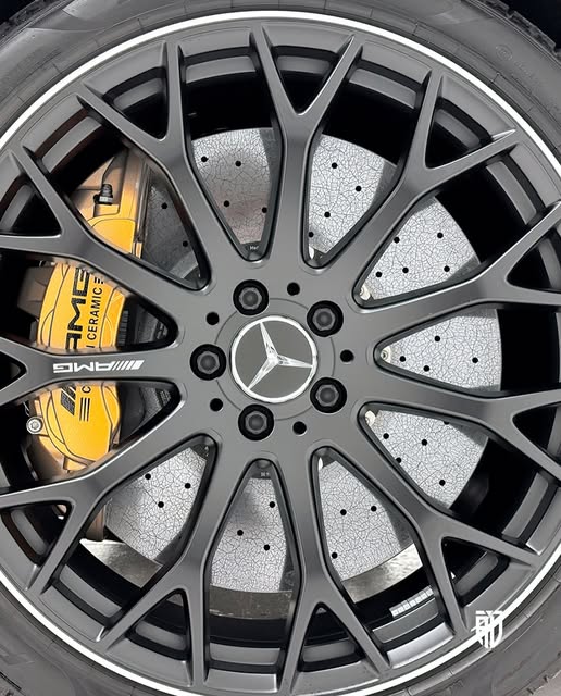 MERCEDES-BENZ SL 63 AMG E-PERFORMANCE - Imagem 6