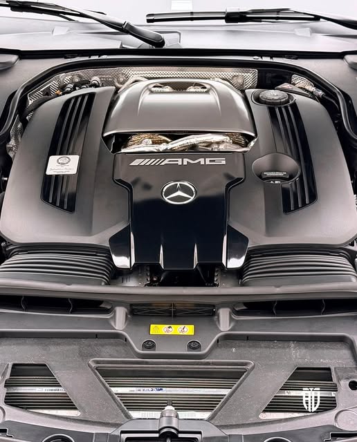 MERCEDES-BENZ SL 63 AMG E-PERFORMANCE - Imagem 7