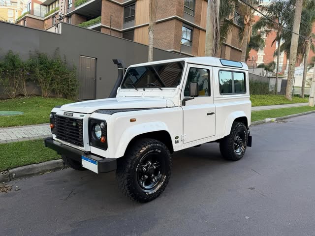 LAND ROVER DEFENDER - Imagem 1