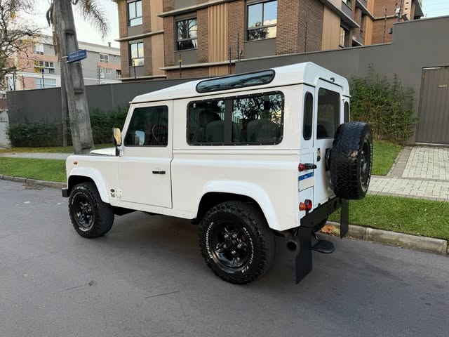 LAND ROVER DEFENDER - Imagem 12