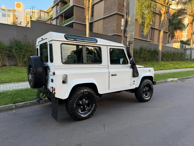 LAND ROVER DEFENDER - Imagem 14