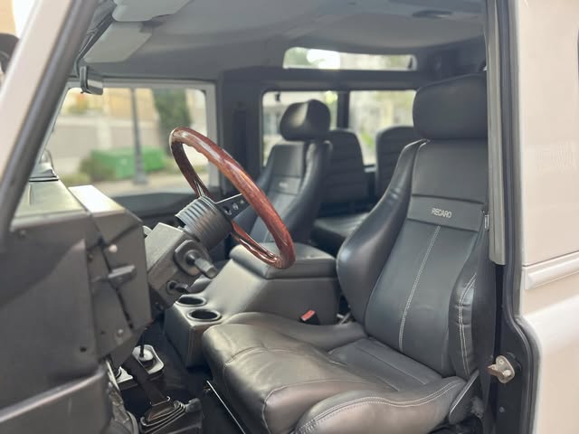 LAND ROVER DEFENDER - Imagem 3