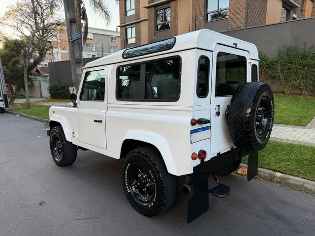 LAND ROVER DEFENDER - Imagem 8