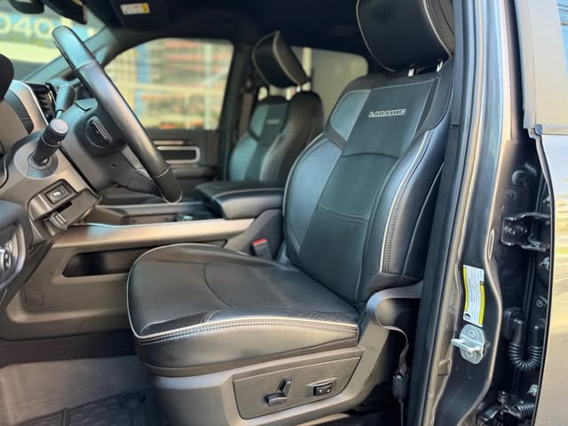 RAM 2500 LARAMIE NIGHT EDITION - Imagem 5