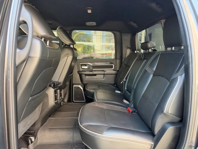 RAM 2500 LARAMIE NIGHT EDITION - Imagem 8
