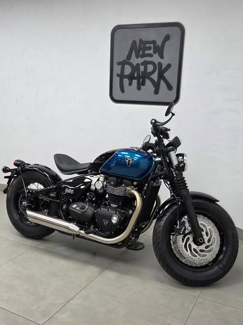 TRIUMPH BONNEVILLE BOBBER - Imagem 1