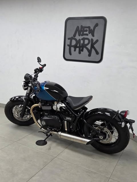 TRIUMPH BONNEVILLE BOBBER - Imagem 15