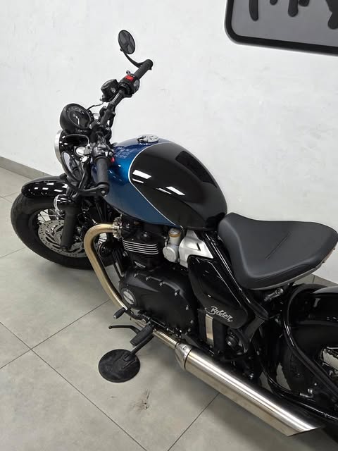 TRIUMPH BONNEVILLE BOBBER - Imagem 16