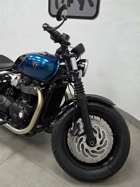 TRIUMPH BONNEVILLE BOBBER - Imagem 4