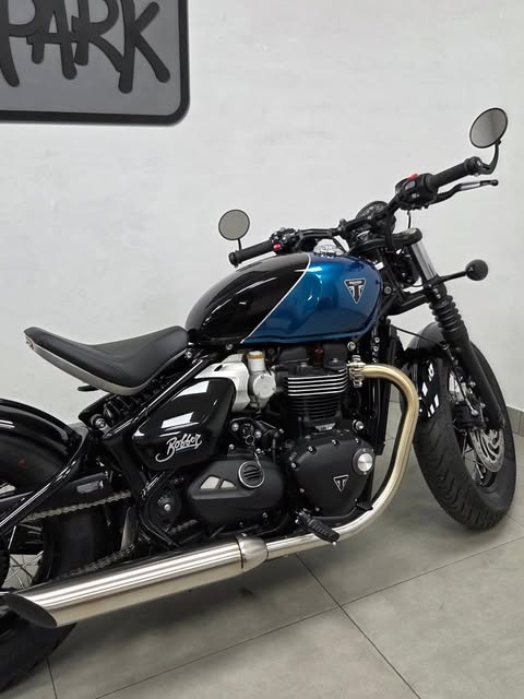 TRIUMPH BONNEVILLE BOBBER - Imagem 7