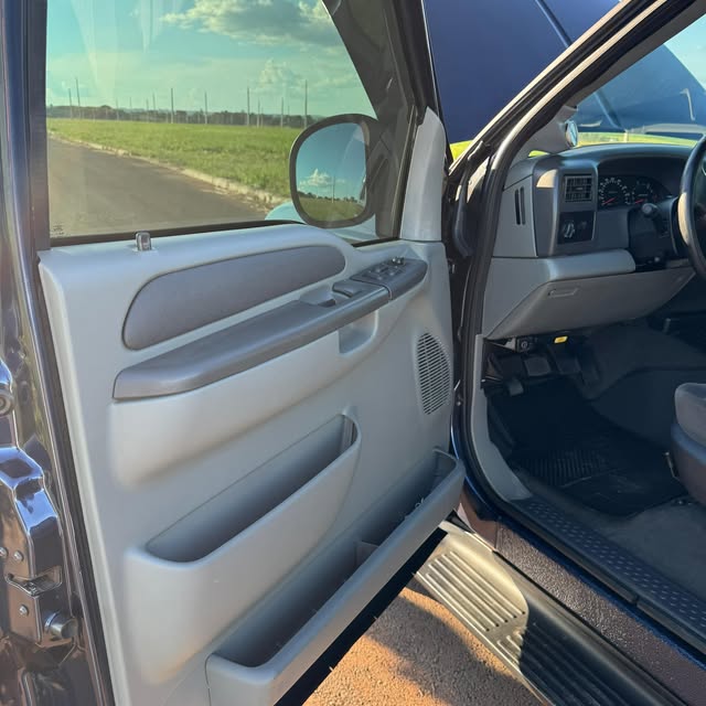 FORD F-250 XLT-L - Imagem 11