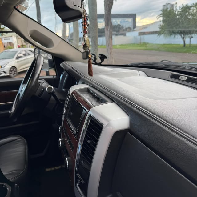DODGE RAM 2500HD LARAMIE - Imagem 11