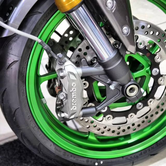 KAWASAKI Z900 R EDITION - Imagem 7