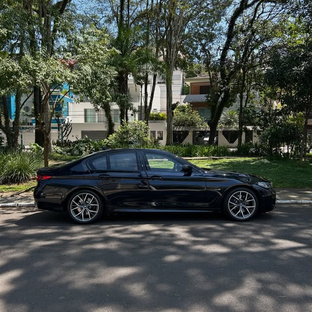 BMW 530E M SPORT HYBRID - Imagem 4