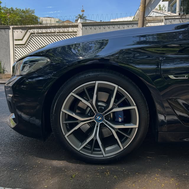BMW 530E M SPORT HYBRID - Imagem 6