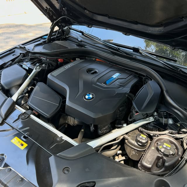 BMW 530E M SPORT HYBRID - Imagem 10