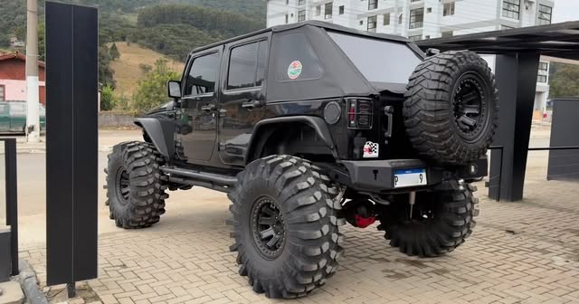 JEEP WRANGLER UNLIMITED SPORT - Imagem 3