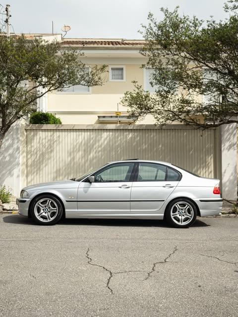 BMW 330I MOTOSPORT - Imagem 2