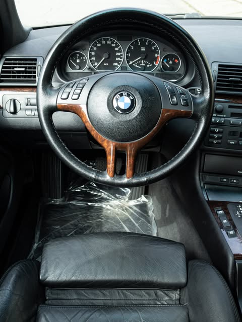 BMW 330I MOTOSPORT - Imagem 5